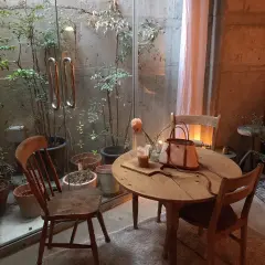 예쁜 카페 같이 탐방해요